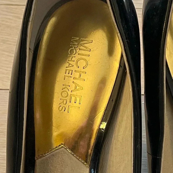 Micheal Kors black roud toe  pumps size 8.5 - Picture 2 of 16